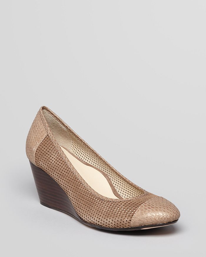 Bloomingdales taryn rose shoes hotsell