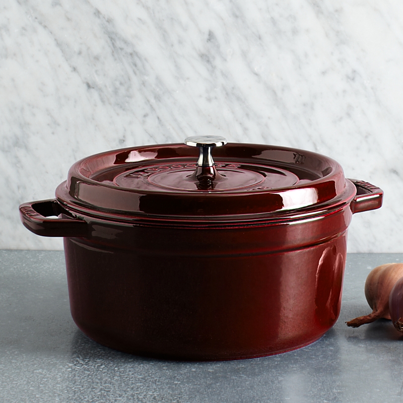 Staub 4-quart Round Enameled Cast Iron Cocotte In Grenadine