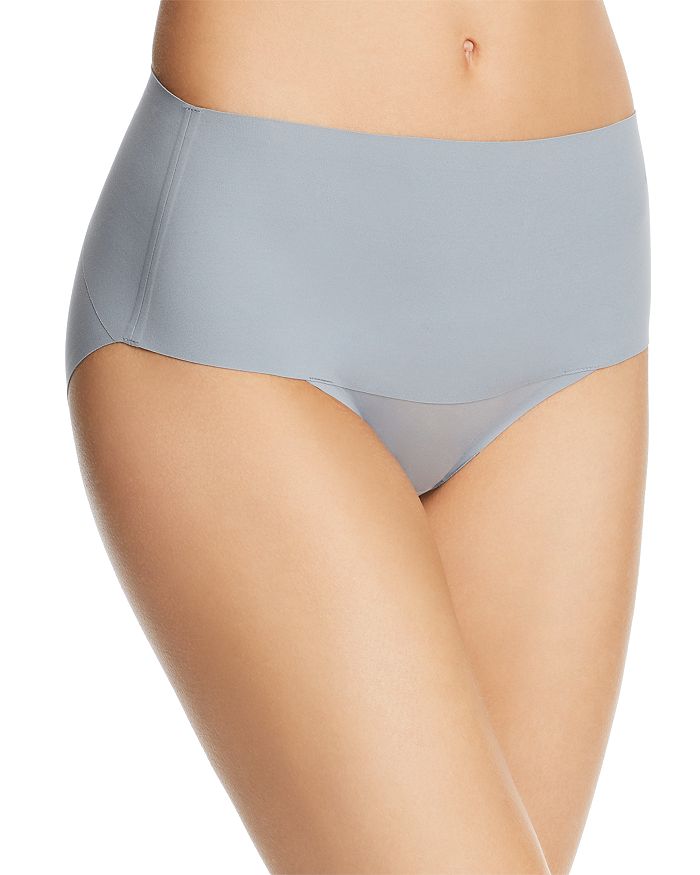Spanx Everyday Shaping Thong In Sea Salt