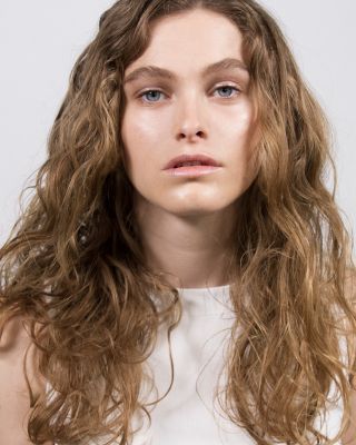 High Dive Moisture + Shine Cr&egrave;me 2 oz.