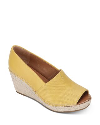 kenneth cole yellow sandals