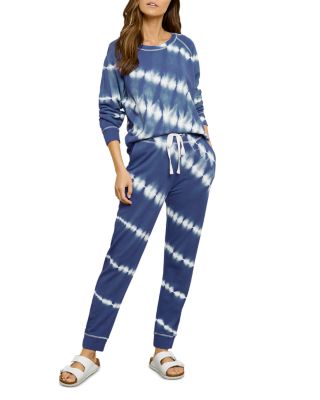 tie dye sweatpants and sweatshirt