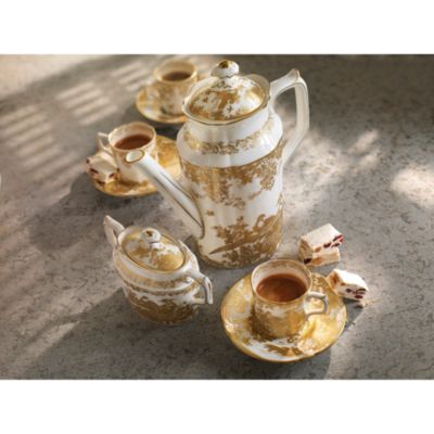 Gold Aves Dinnerware Collection