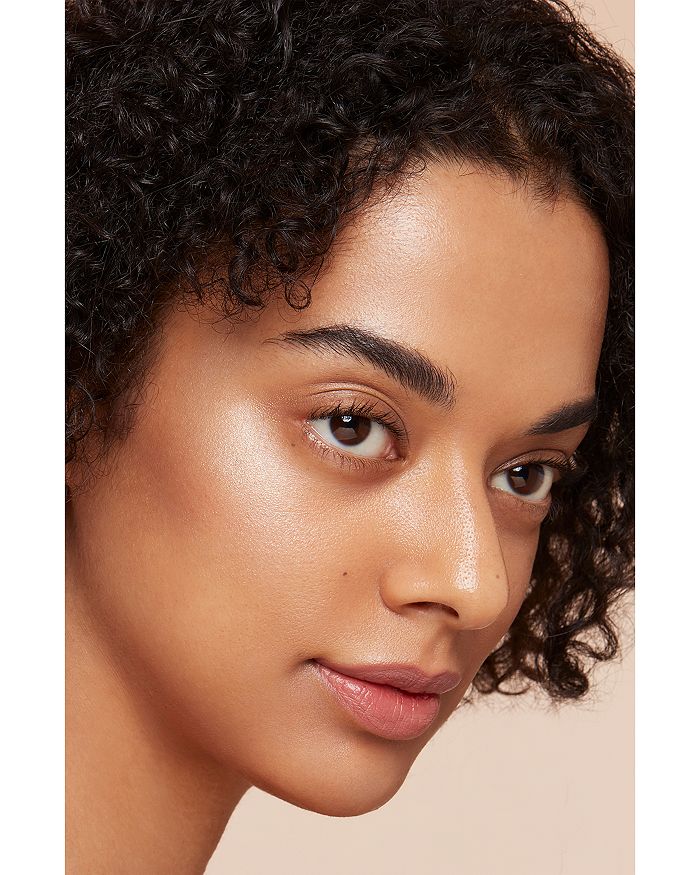 Shop Clé De Peau Beauté The Luminizing Face Enhancer In 202 Golden Galaxy
