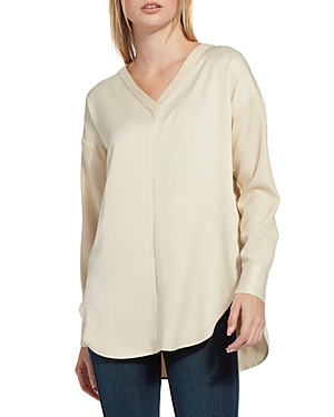 Lyssé Token Pull Over Top In White Chocolate