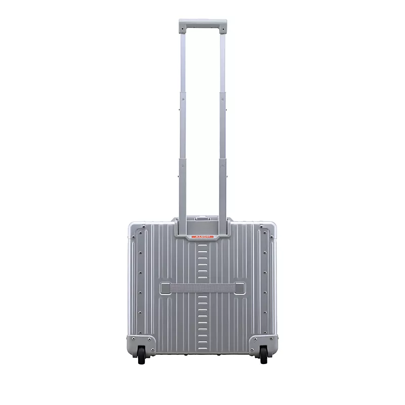 Aleon 17 Aluminum Wheeled Pilot Bag