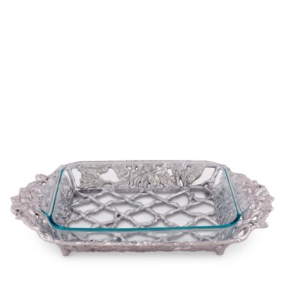 Pyrex 3-Quart Baking Dish with Magnolia Stand