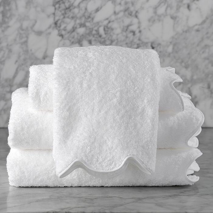 Shop Matouk Cairo Scallop Guest Towel In Kelly Green
