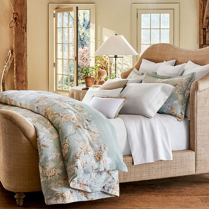 Elegante Faux Silk Comforter Set Luxury Bedding