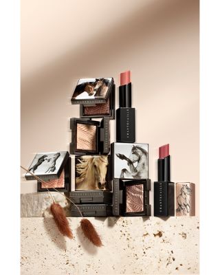 Wild Mustang Lip Veil