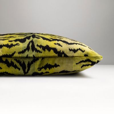 Tigre Decorative Pillow, 22" x 22"