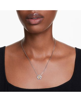 Idyllia Flower Pendant Necklace, 17.72"