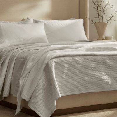 Signature Textured Stitch Quilt, King California King