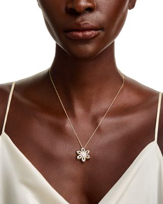Diamond Flower Pendant Necklace in 14K Yellow Gold, 0.7 tcw 