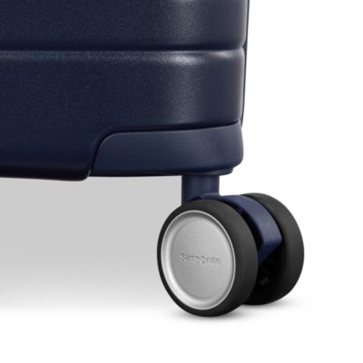 Virtuosa Expandable Carry On