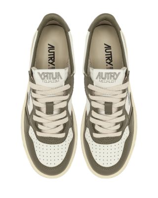 Women's Medalist Low Top Sneakers