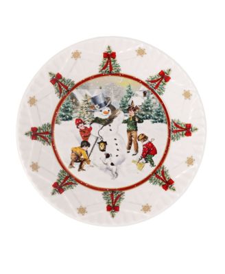 Toy&#39;s Fantasy Large Bowl: Building a Snowman