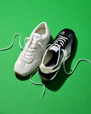 Women&#39;s Slim Retro Low Top Sneakers