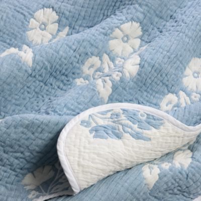Floral Scalloped Reversible Quilt Set - Exclusive