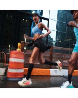 Women's Vomero 18 Sneakers