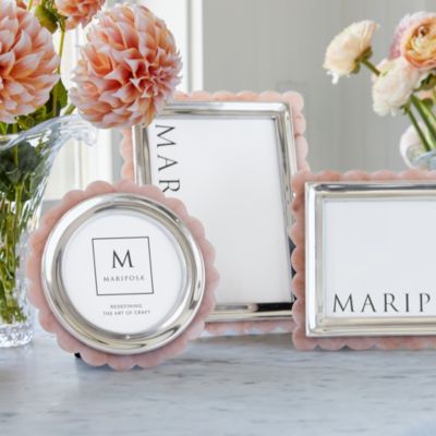 Acrylic Scallop Frame Collection