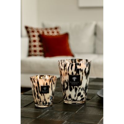 Max 08 Pearls Black Candle