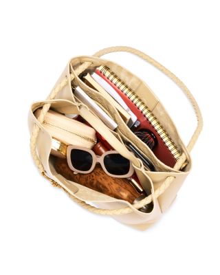 Medium Andiamo Leather Top Handle Bag