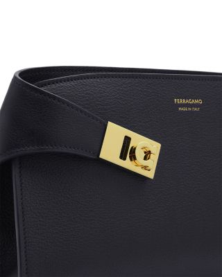 Hug Classic Handbag