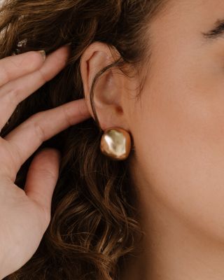 Minimal Curved Square Stud Earrings