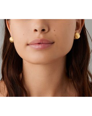 18K Yellow Gold Africa Textured Stud Earrings