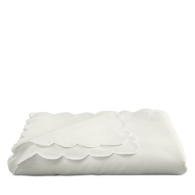 Matouk - 1350 Savannah Gardens Round Tablecloth, 108"