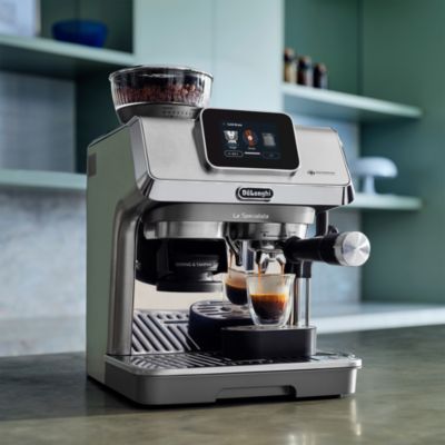 La Specialista Touch Espresso Machine with Cold Brew and Automatic Frothing