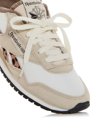 Women's Classic AZ Sneakers