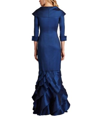  Blythe Portrait Collar Gown