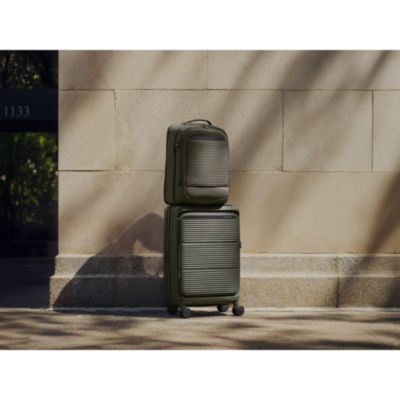Paralux Global Expandable Spinner Carry On Suitcase