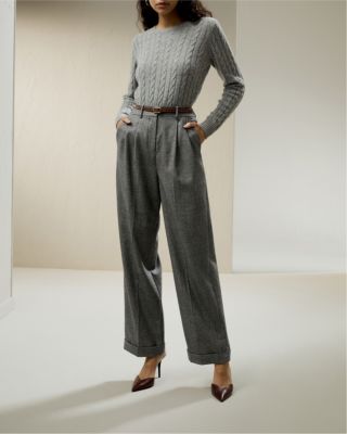  Classic Cable Knit Sweater with Ribbed Edges