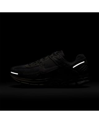 Women&#39;s Zoom Vomero 5 Sneakers