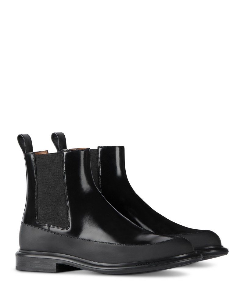 Givenchy Men's Chelsea Boots in Black