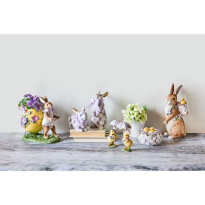 Pansy Party Bunny with Pack Figure
