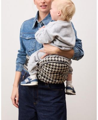  Brio Belt Toddler Carrier