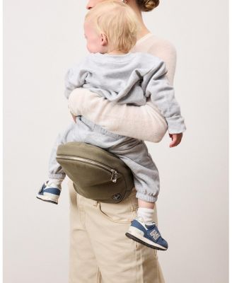  Brio Belt Toddler Carrier
