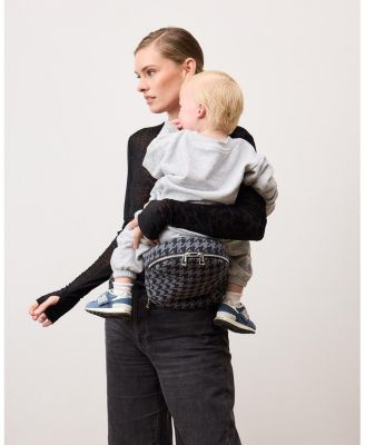  Brio Belt Toddler Carrier