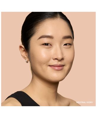 Weightless Skin Oil Controlling Foundation SPF 15 with Hyaluronic Acid