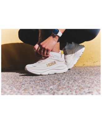 Women's Bondi 9 Running Sneakers in Vanilla