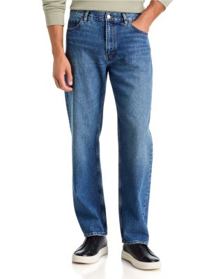 Relaxed 32" Straight Leg Jeans in Magnific