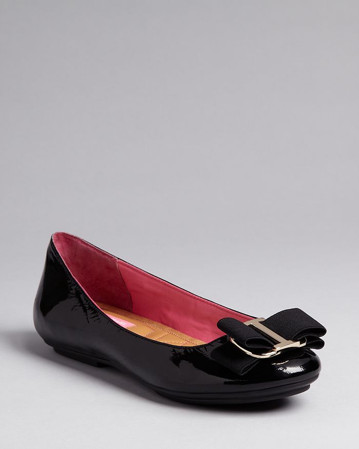 Isaac mizrahi flats top