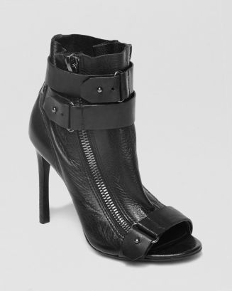 moto bootie heel