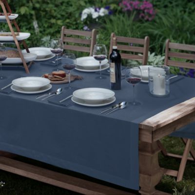 La Classica Tablecloth, 70" x 126"