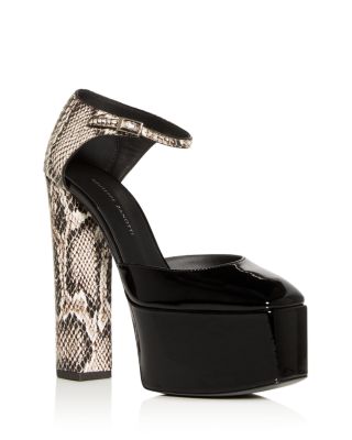 bloomingdales pumps