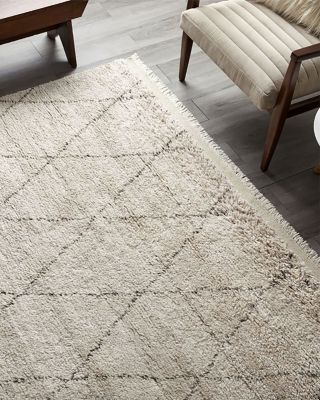 Amira S1121 Area Rug, 5'  x 8' 